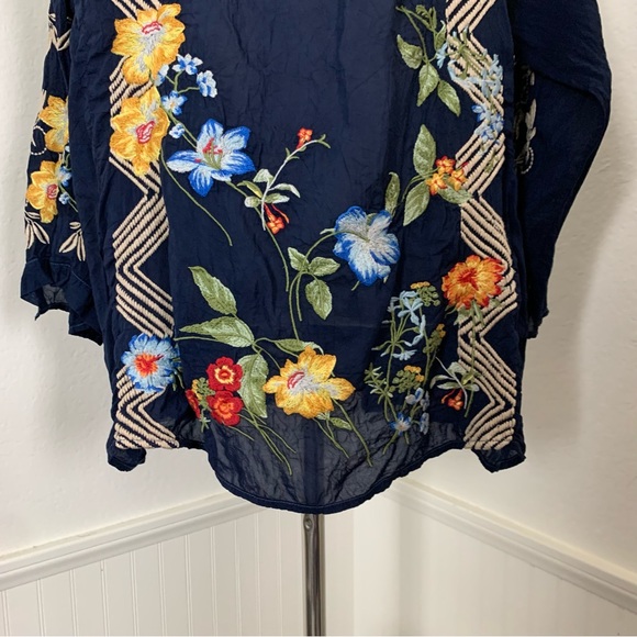 Johnny Was Floral Embroidered Tunic Top Women’s L Blue Multi Cupra Tie Neck Art - Picture 15 of 17